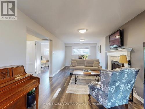 15 Jasmine Crescent, Whitchurch-Stouffville, ON - Indoor Photo Showing Living Room With Fireplace