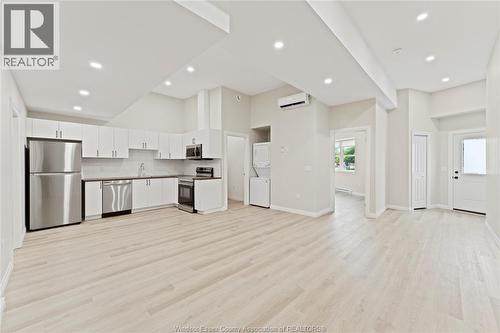 127 Talbot Street North Unit# 9, Essex, ON - Indoor Photo Showing Kitchen