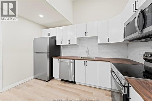 127 Talbot Street North Unit# 9, Essex, ON - Indoor Photo Showing Kitchen