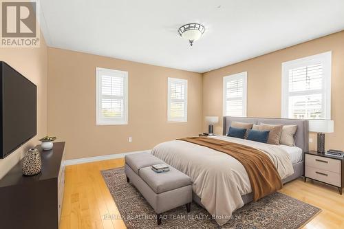 498 Tremblant Court, Mississauga, ON - Indoor Photo Showing Bedroom