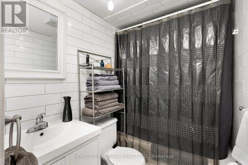 200 Roxton Road, Toronto, ON - Indoor Photo Showing Bathroom