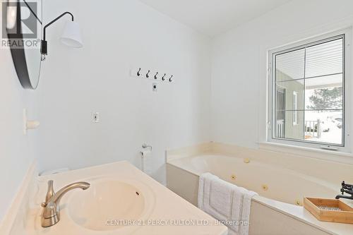 5659 Gilmore Road, Clarington, ON - Indoor Photo Showing Bathroom