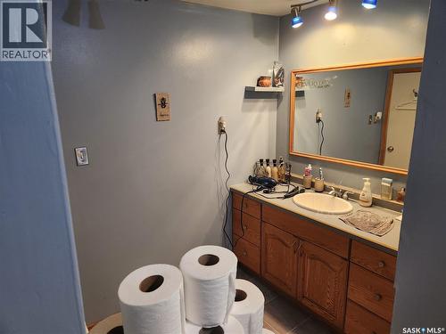309 4Th Street W, Nipawin, SK - Indoor Photo Showing Bathroom