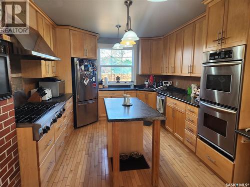 309 4Th Street W, Nipawin, SK - Indoor Photo Showing Kitchen