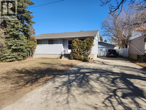 1272 King Street, Estevan, SK - Outdoor
