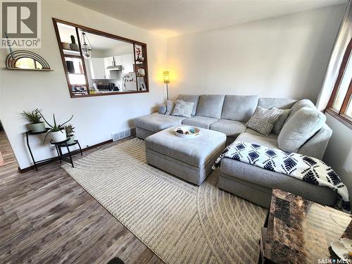1272 King Street, Estevan, SK - Indoor Photo Showing Living Room