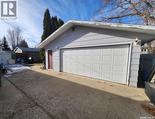 1272 King Street, Estevan, SK - Outdoor