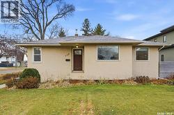 738 3RD STREET E  Saskatoon, SK S7H 1M3