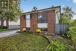 393 SOUTHPARK DRIVE  Peterborough (Ashburnham Ward 4), ON K9J 1C1