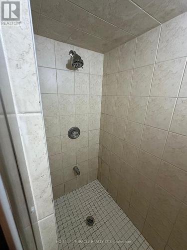 7100 Walworth Court, Mississauga, ON - Indoor Photo Showing Bathroom