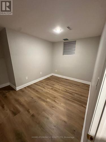 7100 Walworth Court, Mississauga, ON - Indoor