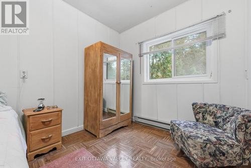 6 Ottawa Street, Laurentian Hills, ON - Indoor