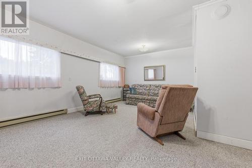 6 Ottawa Street, Laurentian Hills, ON - Indoor