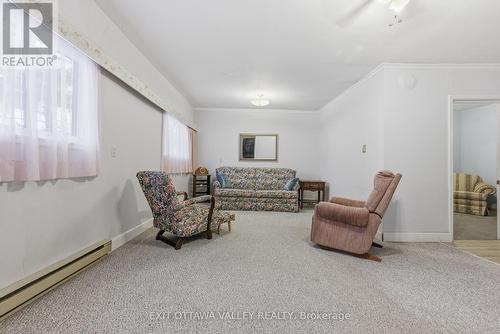 6 Ottawa Street, Laurentian Hills, ON - Indoor