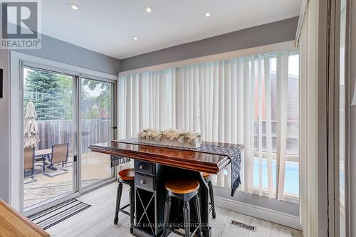 2055 Hunters Wood Drive, Burlington, ON - Indoor Photo Showing Dining Room