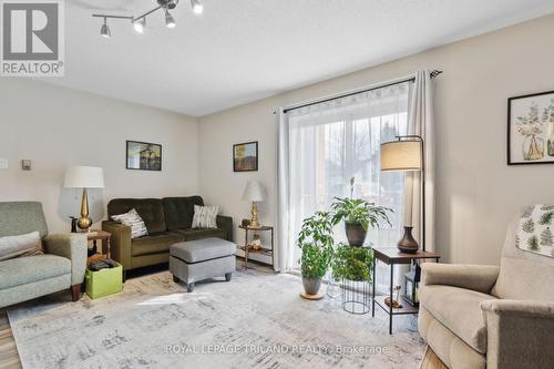 70 Stokes Road, St. Thomas, ON - Indoor Photo Showing Living Room