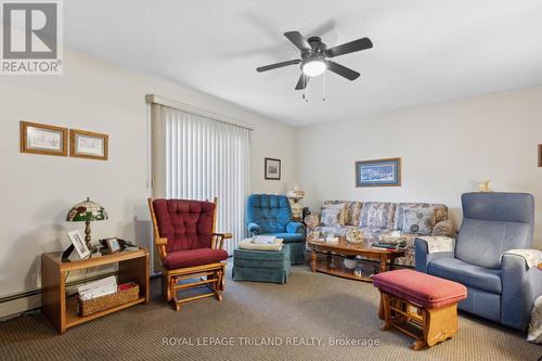 70 Stokes Road, St. Thomas, ON - Indoor Photo Showing Living Room