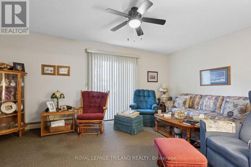 70 Stokes Road, St. Thomas, ON - Indoor Photo Showing Living Room