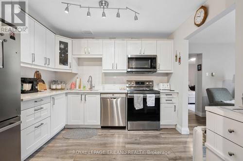 70 Stokes Road, St. Thomas, ON - Indoor Photo Showing Kitchen