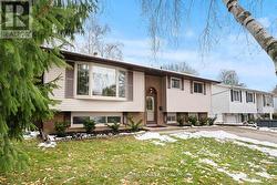 50 GRAYSTONE DRIVE  Hamilton (Gilkson), ON L9C 4R8