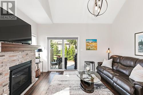 136 Conservation Way, Collingwood, ON - Indoor Photo Showing Living Room With Fireplace