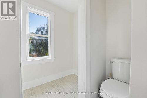 117 Murray Street, Brantford, ON - Indoor Photo Showing Bathroom