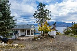 6-5906 Somerset Avenue  Peachland, BC V0H 1X4