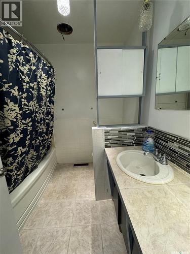 203 2Nd, Stenen, SK - Indoor Photo Showing Bathroom