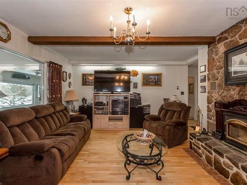 31 Acorn Lane, Lake La Rose, NS 