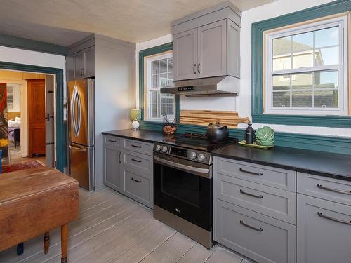 69 Fox Street, Lunenburg, NS 