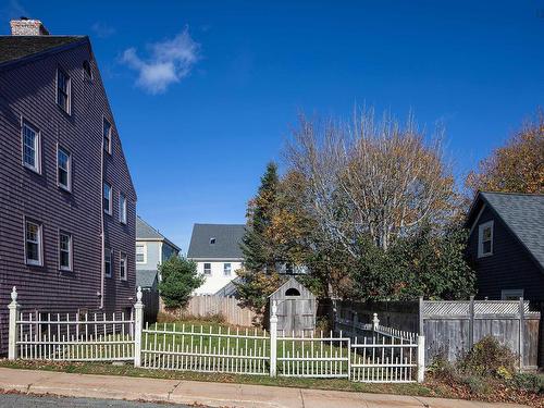 69 Fox Street, Lunenburg, NS 