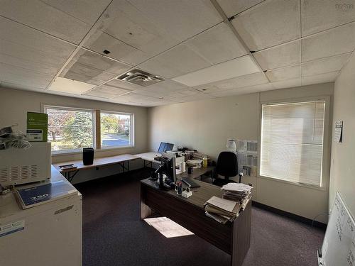 9 Havelock Street, Amherst, NS 