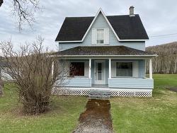 25 Boul. Perron O.  Matapédia, QC G0J 1V0