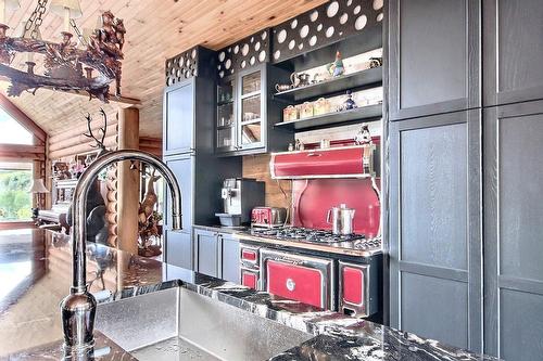 Kitchen - 40 Rue De L'Orée-Des-Bois, Sainte-Catherine-De-La-Jacques-Cartier, QC - Indoor Photo Showing Other Room