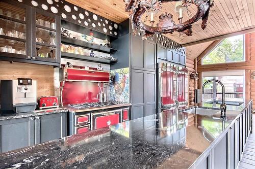 Kitchen - 40 Rue De L'Orée-Des-Bois, Sainte-Catherine-De-La-Jacques-Cartier, QC - Indoor Photo Showing Other Room
