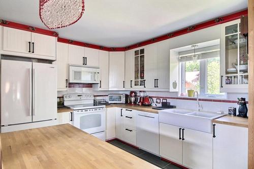 Dwelling - 40 Rue De L'Orée-Des-Bois, Sainte-Catherine-De-La-Jacques-Cartier, QC - Indoor Photo Showing Kitchen With Double Sink