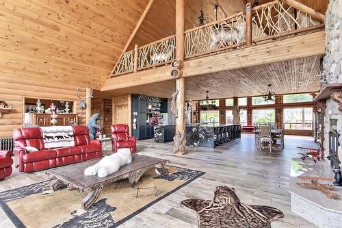 Living room - 40 Rue De L'Orée-Des-Bois, Sainte-Catherine-De-La-Jacques-Cartier, QC - 