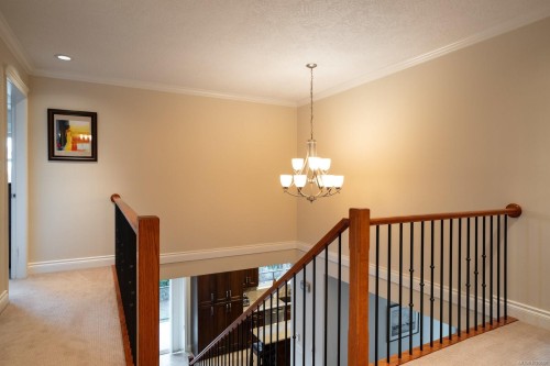 5173 Lochside Dr, Saanich, BC 