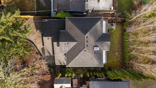 5173 Lochside Dr, Saanich, BC 