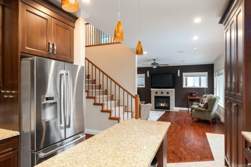 5173 Lochside Dr, Saanich, BC 