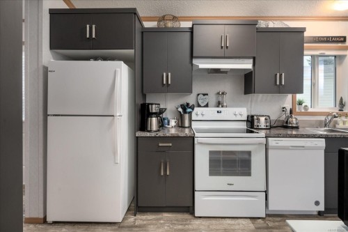 11-6820 Parklands Pl, Lantzville, BC 