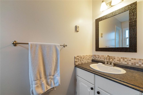 6255 Blueback Rd, Nanaimo, BC 