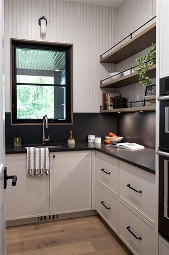 303 Boreham Blvd, Winnipeg, MB 