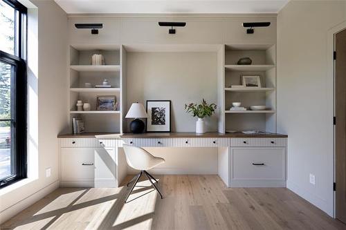 303 Boreham Blvd, Winnipeg, MB 