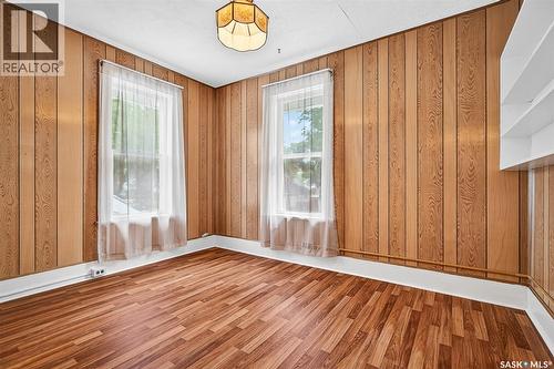 1120 3Rd Avenue Nw, Moose Jaw, SK - Indoor Photo Showing Other Room