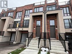 27 BANCROFT LANE  Richmond Hill, ON L4E 1M1