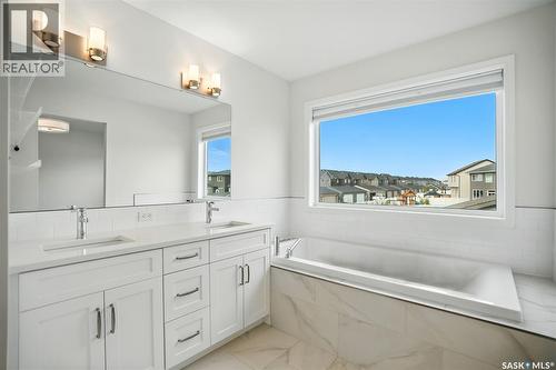 127 Taube Avenue, Saskatoon, SK - Indoor Photo Showing Bathroom