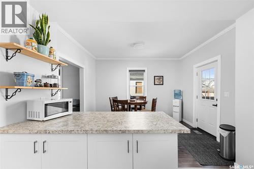 1129 3Rd Avenue Ne, Moose Jaw, SK - Indoor Photo Showing Kitchen