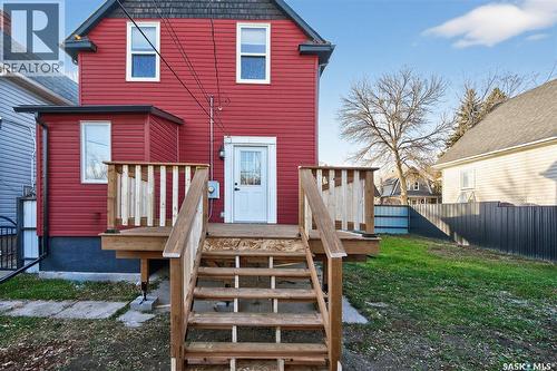 1129 3Rd Avenue Ne, Moose Jaw, SK - Outdoor
