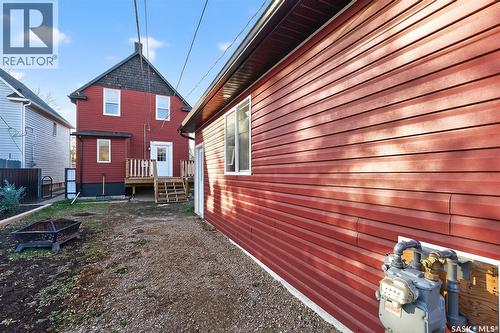 1129 3Rd Avenue Ne, Moose Jaw, SK - Outdoor With Exterior